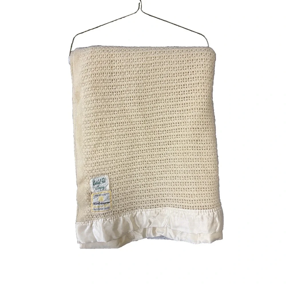 Marshall Field & Co Wool Blanket 82x68 Ivory Earlywarm Cellular Satin‎ Trim Vtg